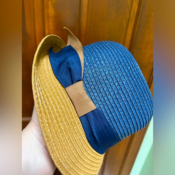 Source Unknown Accessories - Pretty pre-loved Paper hat, lightweight and perfect for summer!